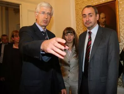 Овчаров: Не може вицепремиер и министър да е жълт вестник