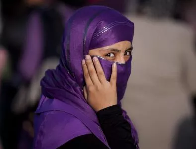 Мароканско момиче се самоуби, след като я оженили за изнасилвача й