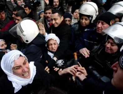 Сблъсъци между кюрди и полиция в Турция 
