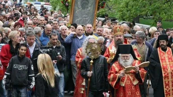 Стотици вярващи се стекоха в Бачковския манастир 