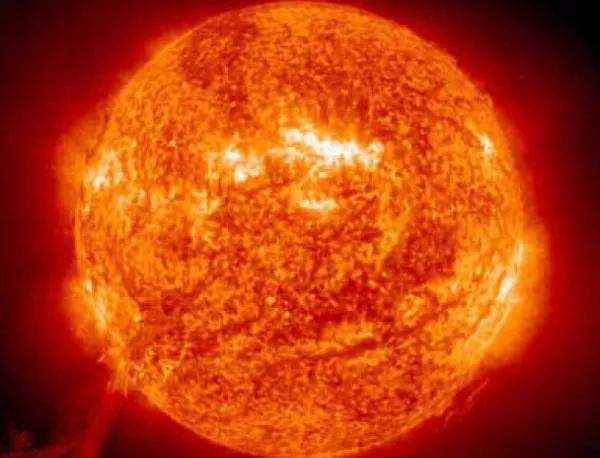 Мощно слънчево изригване предизвика изхвърляне на плазма