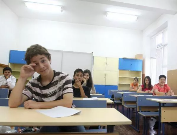 Българските ученици съвсем не се претоварват