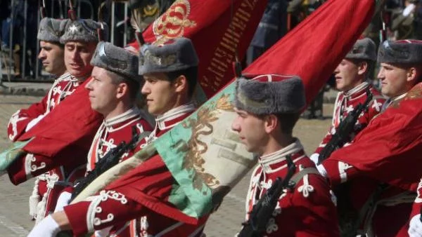 Вадят бойните знамена на "Дондуков" 2