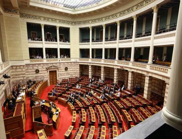 Неонацистката "Златна зора" влиза в гръцкия парламент