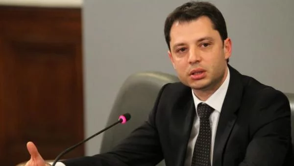 Добрев: Надяваме се на значителни залежи от газ в Черно море