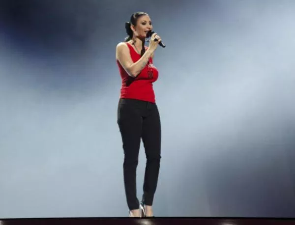 Софи излиза на сцената на "Евровизия"