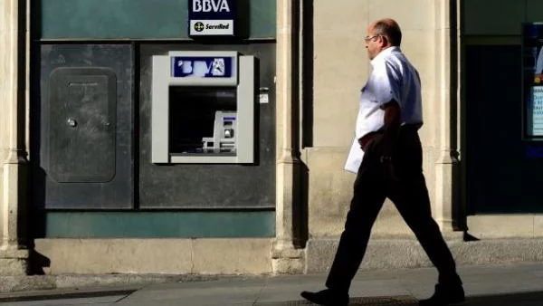 Испания отрече да води преговори за заем от МВФ