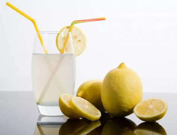 Разхлаждаща домашна лимонада