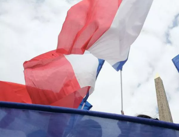 Франция съкращава държавни служители