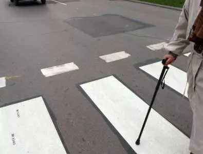 Масово пешеходците в София пресичат неправилно