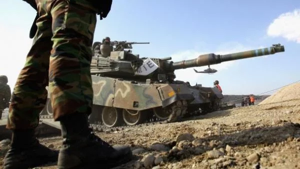 Турция струпва военна техника на границата със Сирия