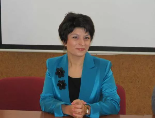 Десислава Атанасова: Намаляват се надценките на лекарствата