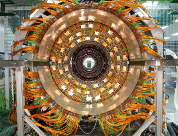 ЦЕРН ражда нова физика