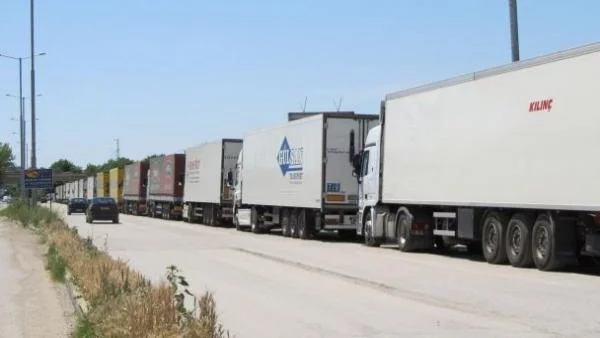 Без тежкотоварни автомобили в 10 области заради жегите