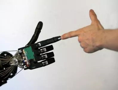 Американски учен ще вгради мозъка си в тяло на робот