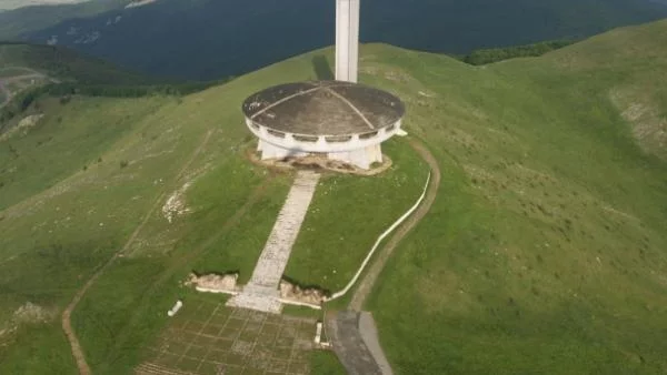 Забраниха достъпа до чинията на Бузлуджа