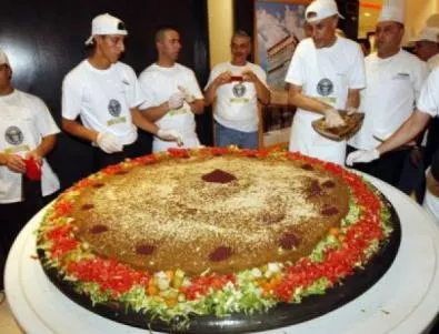 Йорданци направиха най-големия фалафел в света 