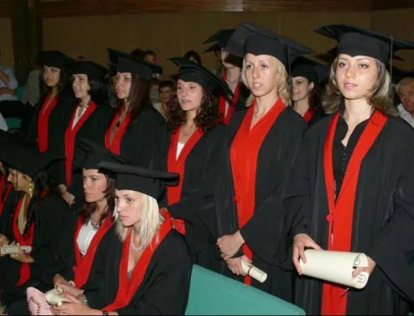 Късат дипломите без сканирано копие 