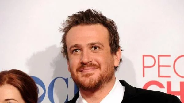 Джейсън Сийгъл ще напусне "Как се запознах с майка ви" 