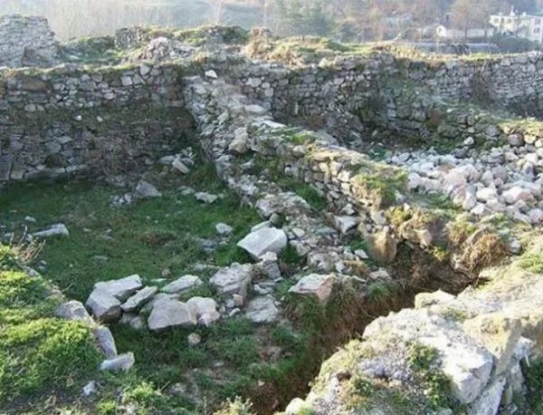 Възстановяват крепостта "Калето" в Мездра