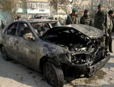 Кола-бомба уби 8 души в Кабул 