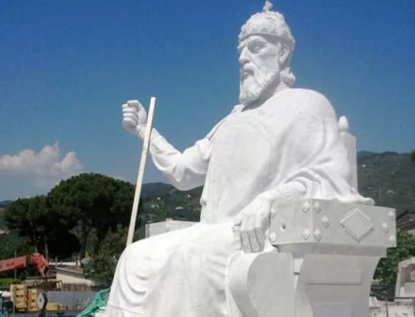Още 300 000 евро за пет нови паметника в Скопие