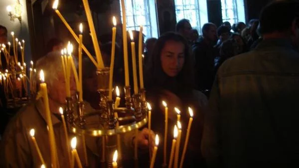Икона на Богородица ще пази Перник от земетресения