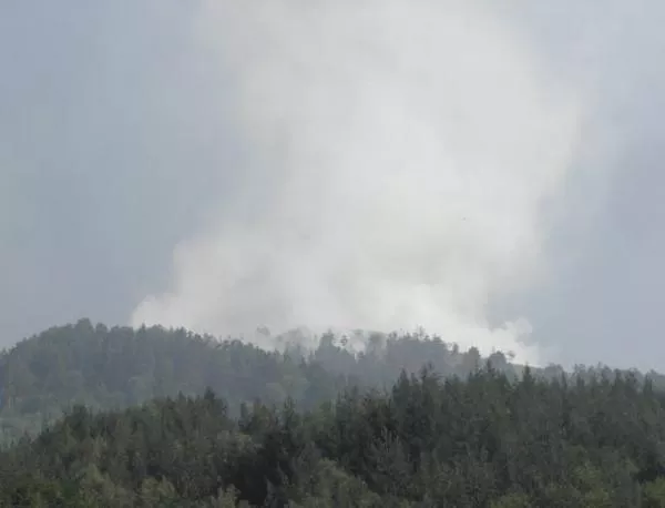 Изключително тежка е ситуацията с пожара в местността „Бели бор” в Рила
