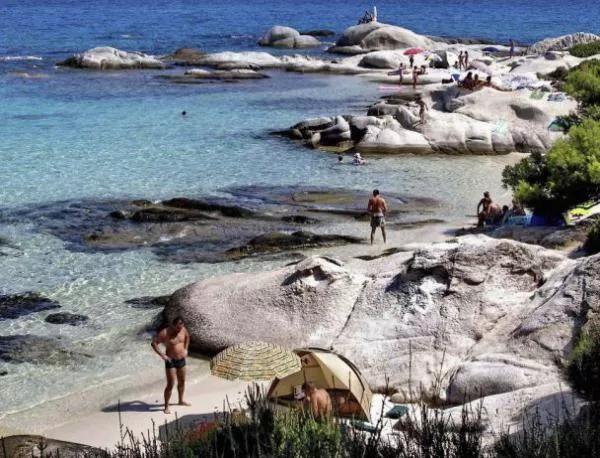 Гърция прелива от туристи