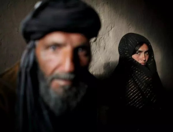 Талибани обезглавиха мъже и жени, празнували заедно