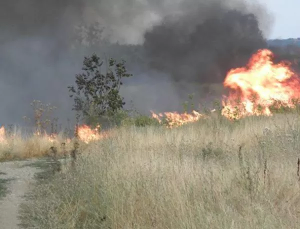 Пожар в близост до магистрала Тракия