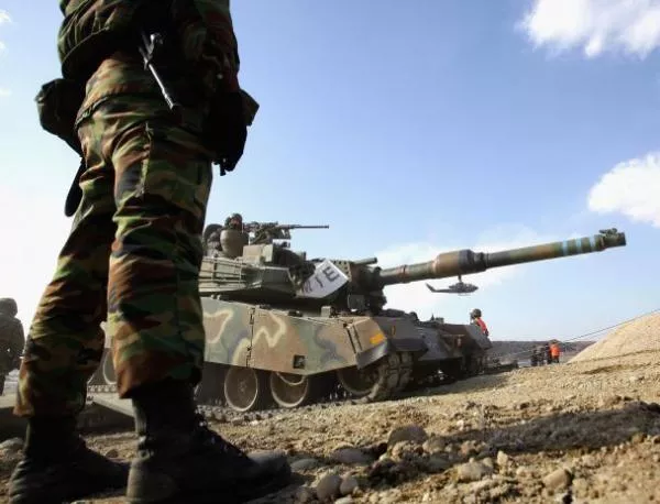 По искане на Израел Египет изтегля танковете си от Синай