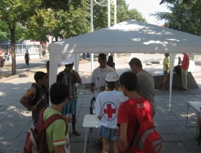 Раздават безплатна храна на 300 000 българи 