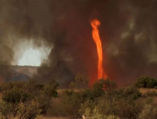"Огненият дявол" слезе на земята (Снимки и Видео)