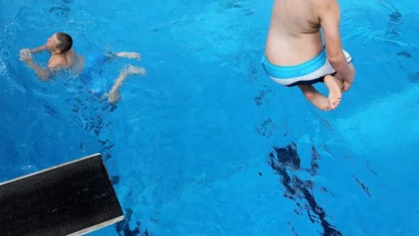 Германски съд задължи мюсюлманка да плува със съучениците си