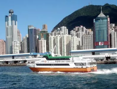 Най-малко 30 ранени при инцидент с ферибот край Хонконг