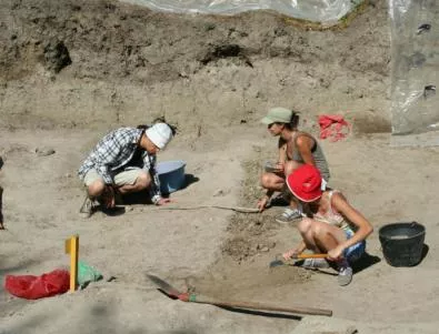 Подновиха разкопките на древен град край храма на Ванга 