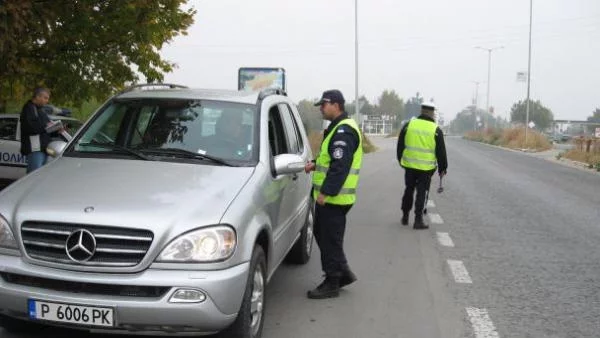  От утре влиза в сила забраната за лепене на стикери с автокаско 