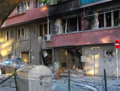 Трафопост на EVN избухна в Бургас, разруши етаж от блок (Снимки)