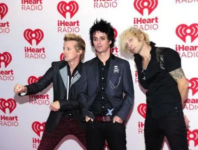 Фронтменът на Green Day остава в клиника до догодина 