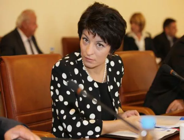  Атанасова иска още 21 млн. лв. за здравеопазване