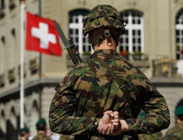 Швейцария готви армията за разпада на еврозоната 