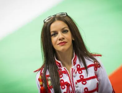 Елица Тодорова засне клип с най-голямото българско знаме