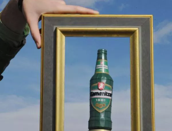 17-метрова бутилка Kamenitza предизвиква фотографските умения на феновете