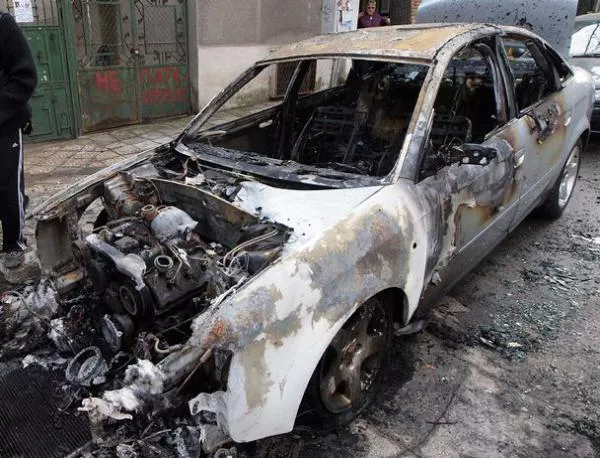 Три автомобила горяха тази нощ в Бургас