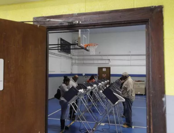 Машина за гласуване в Пенсилвания подменя вота (Видео)