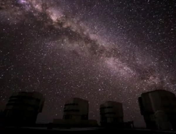 Телескоп събира красотата на небето (Видео)