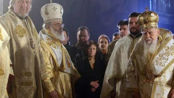 Кой идва след Максим?