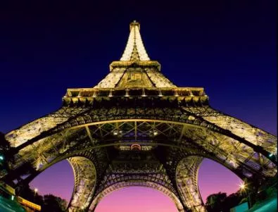 Кметът на Париж скочи срещу руска църква, щяла да загрози Айфеловата кула