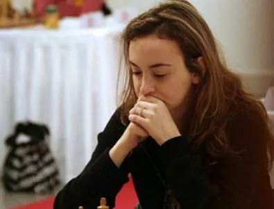 Ети Стефанова срещу украинка на финала на световното по шах